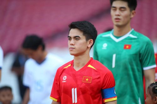 Khuất Văn Khang trở lại làm đội trưởng U23 Việt Nam; FIFA gây bất ngờ với luật mới