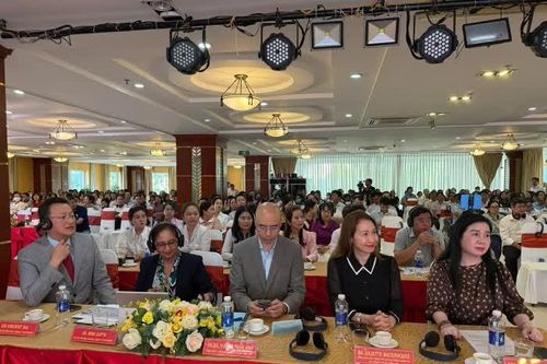 Chuyên gia y tế Vương quốc Anh chia sẻ kinh nghiệm cho đội ngũ y, bác sĩ Đồng Nai
