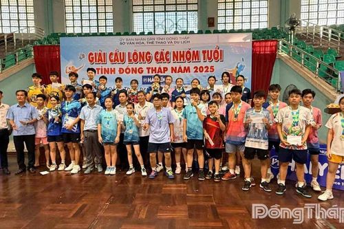 Xã Thanh Hưng xếp Nhất toàn đoàn tại Giải Cầu lông các nhóm tuổi tỉnh Đồng Tháp năm 2025