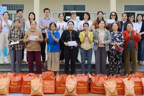 Hội Nữ doanh nhân tỉnh Gia Lai đã hỗ trợ hơn 2 tỷ đồng cho người dân bị thiệt hại do bão lũ