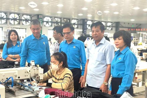 Giúp đoàn viên, người lao động vượt khó