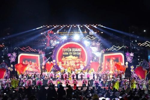 Tuyên Quang vinh danh các danh hiệu du lịch 2025: Khát vọng bứt phá từ miền đá nở hoa