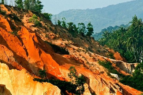 Tuyệt tác Suối Tiên - vẻ đẹp độc nhất vô nhị giữa vùng du lịch biển