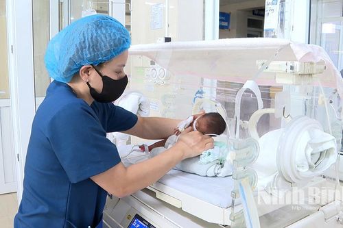 Điều trị, chăm sóc trẻ sinh non ở Bệnh viện Sản-Nhi tỉnh