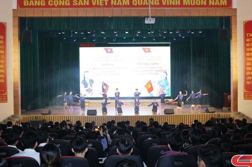 Trường Đại học Tây Bắc chào mừng kỷ niệm 50 năm Quốc khánh nước CHDCND Lào