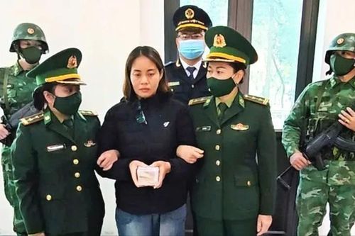 Hà Tĩnh: Bắt người vận chuyển trái phép vàng qua biên giới