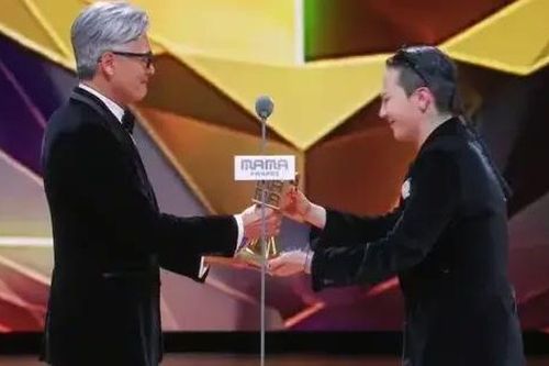 G-Dragon giành bốn giải thưởng tại MAMA 2025
