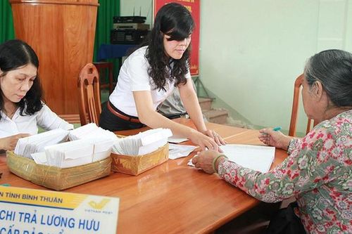 Lịch chi trả lương hưu tháng 12 mới nhất, 4 tỉnh nào được chi trả gộp 3 tháng lương hưu và trợ cấp BHXH?
