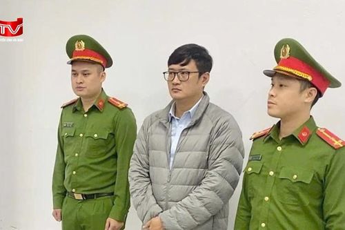 Bắt tạm giam trưởng ban quản trị và trưởng ban quản lý một chung cư tại Hà Nội