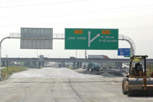 Đường Vành đai 3 TP Hồ Chí Minh đoạn qua tỉnh Tây Ninh lắp biển báo, sẵn sàng thông xe