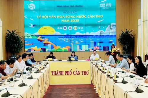 Cần Thơ lần đầu tiên tổ chức lễ hội Văn hóa Sông nước – Sắc màu sông nước quy tụ khoảng 350 nghệ sĩ