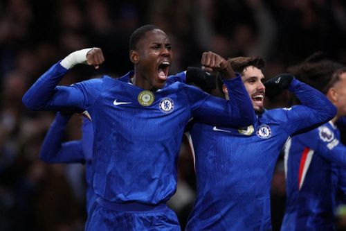 Chelsea gửi cảnh báo tới Arsenal