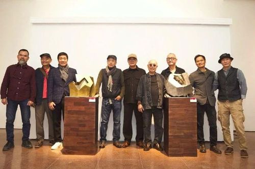 Khai mạc triển lãm 'Hội họa và điêu khắc Đinh Phong' tại Hà Nội