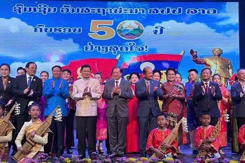 Đặc sắc chương trình biểu diễn nghệ thuật hữu nghị Lào-Việt Nam