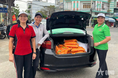 Nha Trang: Nghĩa tình đến với người dân vùng lũ