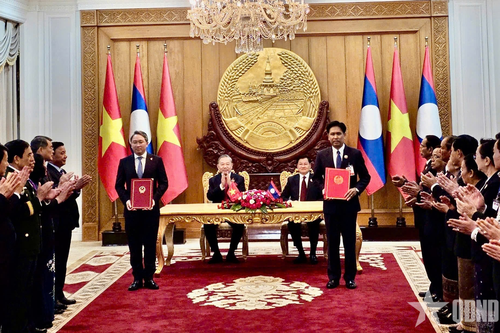 Tổng Bí thư Tô Lâm và Tổng Bí thư, Chủ tịch nước Lào Thongloun Sisoulith chứng kiến 2 Bộ Tư pháp trao thỏa thuận hợp tác
