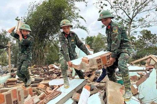 Quân khu 5 cử 100 đội xây dựng nhà mới cho dân vùng lũ kịp đón Tết