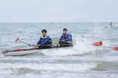 Đà Nẵng xếp đầu tại giải đua thuyền Rowing biển