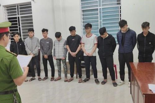 Khởi tố 9 đối tượng trong vụ hàng chục thanh thiếu niên mang hung khí gây rối trật tự công cộng