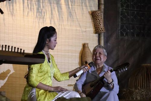 Sinh viên tổ chức show nhạc Đờn ca Tài tử, lan tỏa yêu thương đến người già neo đơn