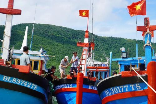 Khánh Hòa gỡ lệnh cấm biển