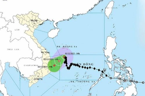 Bão số 15 suy yếu dần, cảnh báo sóng lớn