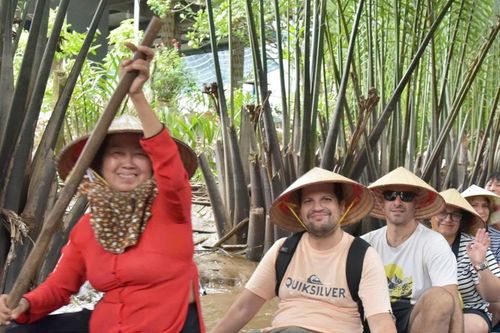 Những mái chèo mở lối thoát nghèo cho người dân cù lao