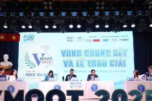 Sinh viên tranh tụng quyết liệt vụ kiện giả định về tranh chấp hợp đồng gọi vốn
