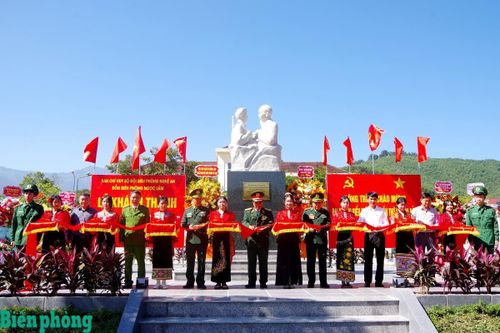 Đồn Biên phòng Ngọc Lâm khánh thành Tượng đài 'Bác Hồ với chiến sĩ Biên phòng'
