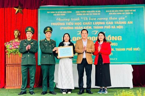 Những tấm lòng hướng về đồng bào vùng lũ