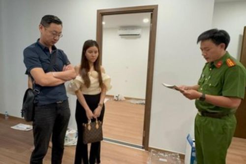 Nữ tiếp viên hàng không cùng 'chồng hờ' điều hành đường dây gái bán dâm
