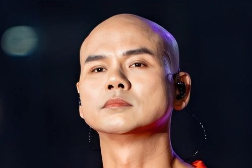 Ca sĩ Phan Đinh Tùng đính chính