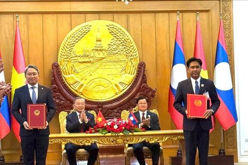 Việt Nam - Lào ký thỏa thuận hợp tác pháp luật, tư pháp