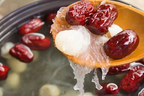 Nhân sâm và tổ yến đại bổ nhưng không nên dùng chung