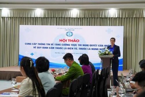 Gia tăng tình trạng sử dụng thuốc lá điện tử, thuốc lá nung nóng trong giới trẻ: 'Nguy hại khôn lường, cần cấm triệt để'
