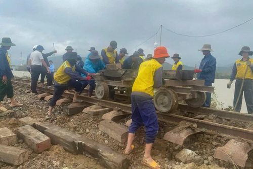 Đường sắt thiệt hại gần 50 tỷ đồng do đợt mưa lũ tại Nam Trung Bộ