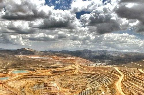 Iran phát hiện mỏ vàng lớn giữa 'bão' trừng phạt quốc tế