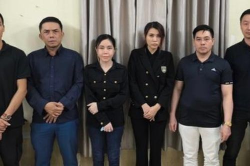 Vạch trần cách thức điều hành mại dâm của nữ tiếp viên hàng không cùng 'chồng hờ'