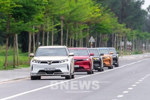 Trải nghiệm 'khoang hạng nhất di động' VF 9 tiết kiệm trăm triệu đồng mua xe