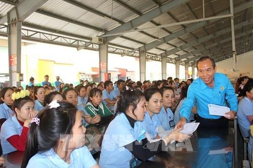 Hậu lũ lụt: Lâm Đồng sát cánh cùng người lao động