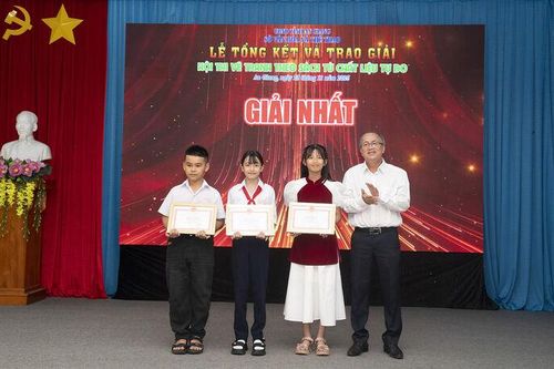 Vẽ để yêu hơn quê hương mình