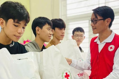 Gia Lai: Trao 465 suất quà cho học sinh, hộ gia đình bị thiệt hại do bão lũ