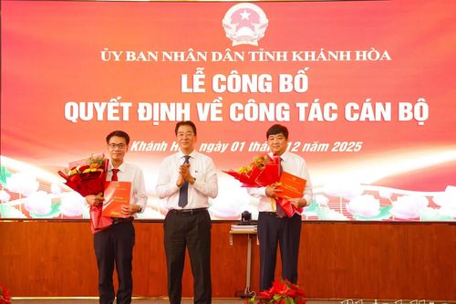 UBND tỉnh Khánh Hòa công bố các Quyết định về công tác cán bộ