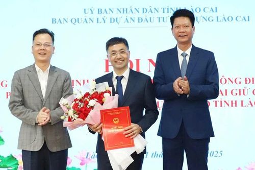 Công bố quyết định bổ nhiệm Giám đốc Ban Quản lý Dự án Đầu tư Xây dựng tỉnh