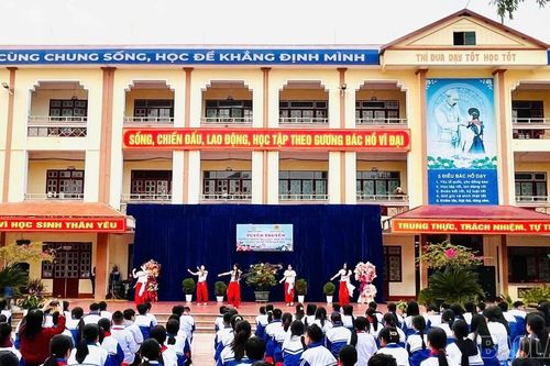 Hơn 1.000 học sinh được tuyên truyền phòng chống bạo lực học đường