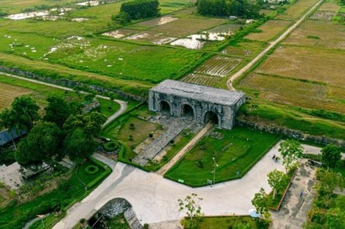 Thành nhà Hồ: Du ngoạn di sản UNESCO trên những chuyến xe trâu
