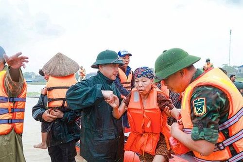 Nâng cao bản lĩnh chính trị của cán bộ, chiến sĩ