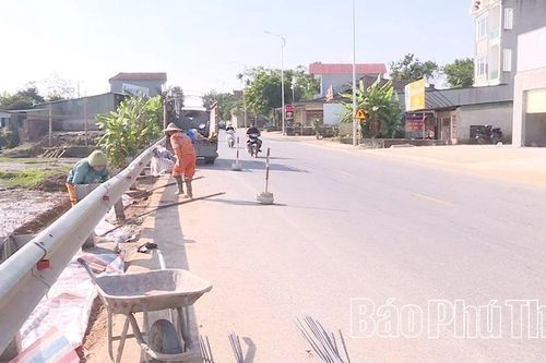 Khẩn trương khắc phục một số đường bị sạt lở do mưa bão trước Tết Dương lịch 2026