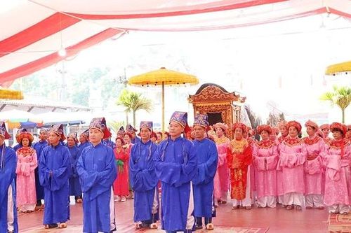 Thủy Tổ Quốc Mẫu - người mẹ đầu tiên của dân tộc Việt Nam.