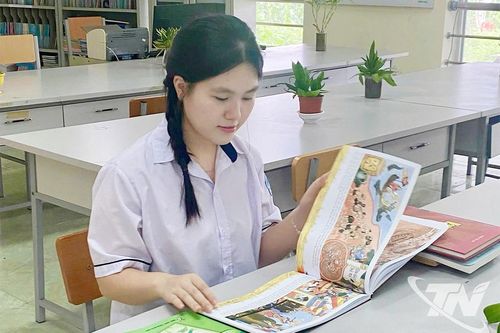 Nữ sinh chuyên toán giành giải toàn quốc Cuộc thi Đại sứ văn hóa đọc